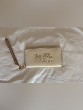Coach Outlet Cream Leather Zip Wristlet Wallet with Gold Hardware